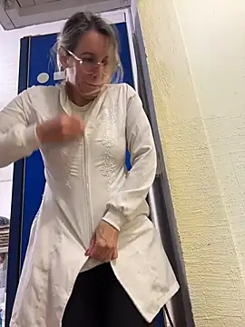 Gatitacarlita pussy play camshow - 13/03/2026