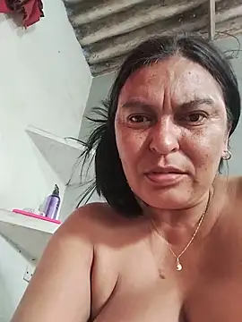 Horny-Mommy-Dirty tits and ass camshow