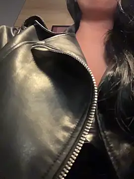 Tisha_Busty ass play show