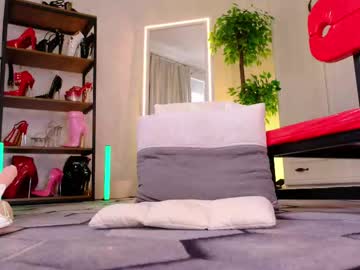 Angelella tits and ass camshow