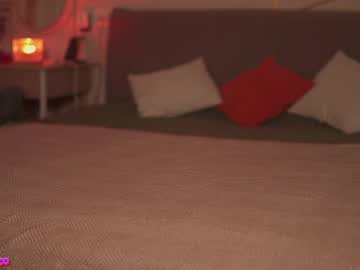 Angels_kiss ass play camshow