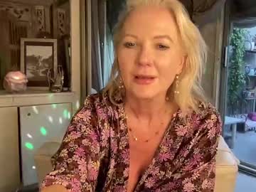 Gl1tter_barbie tits