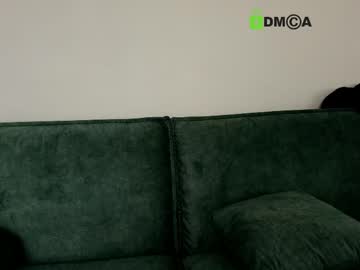 Hollyextra lesbian show