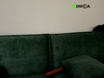 Hollyextra masturbation show - 27-04-2023