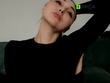 Hollyextra tits
