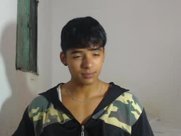 Lewis_ly ass play show