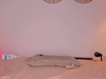 Shy_booty18 lesbian